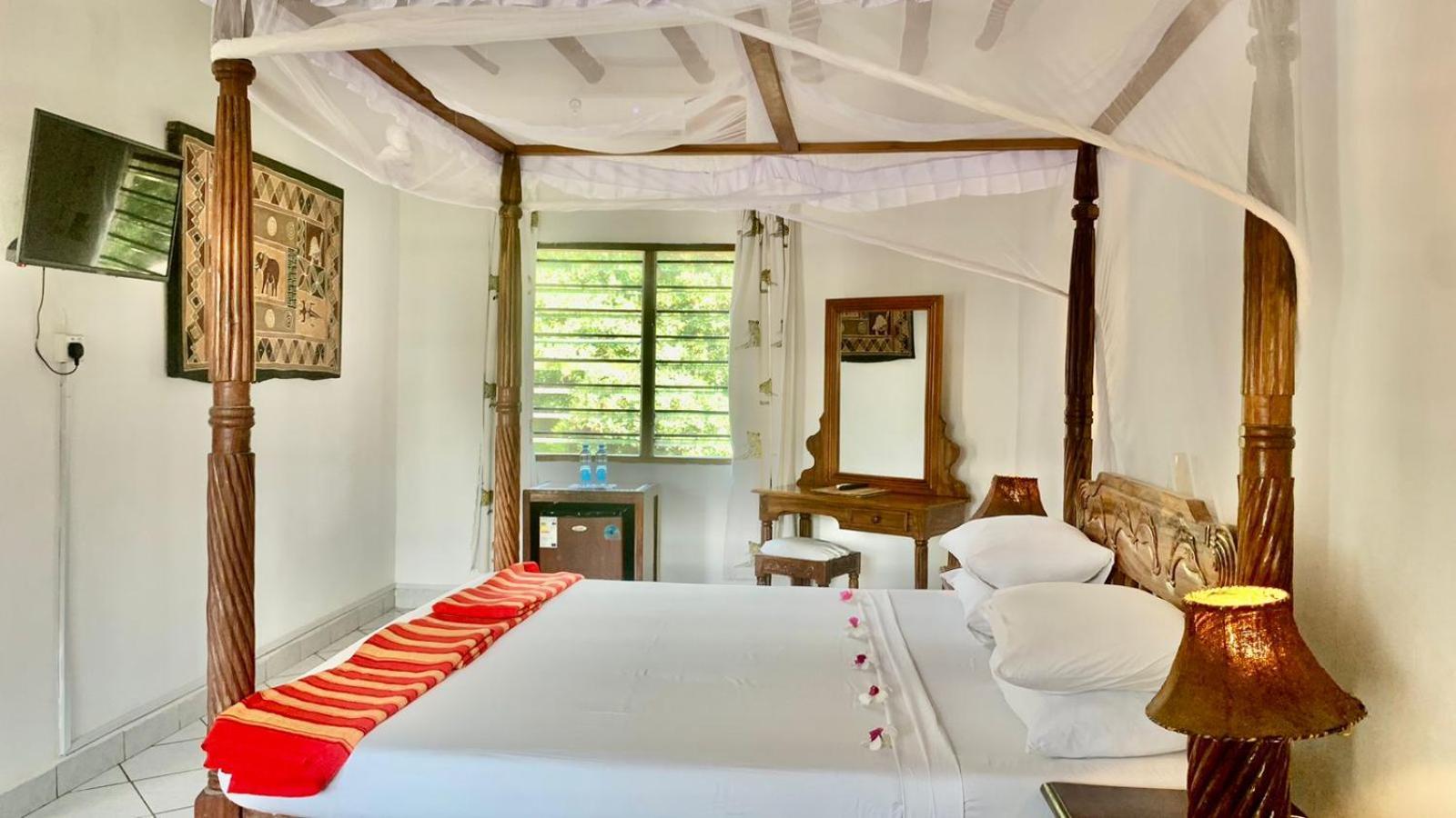 Lily Palm Resort Watamu Exterior photo